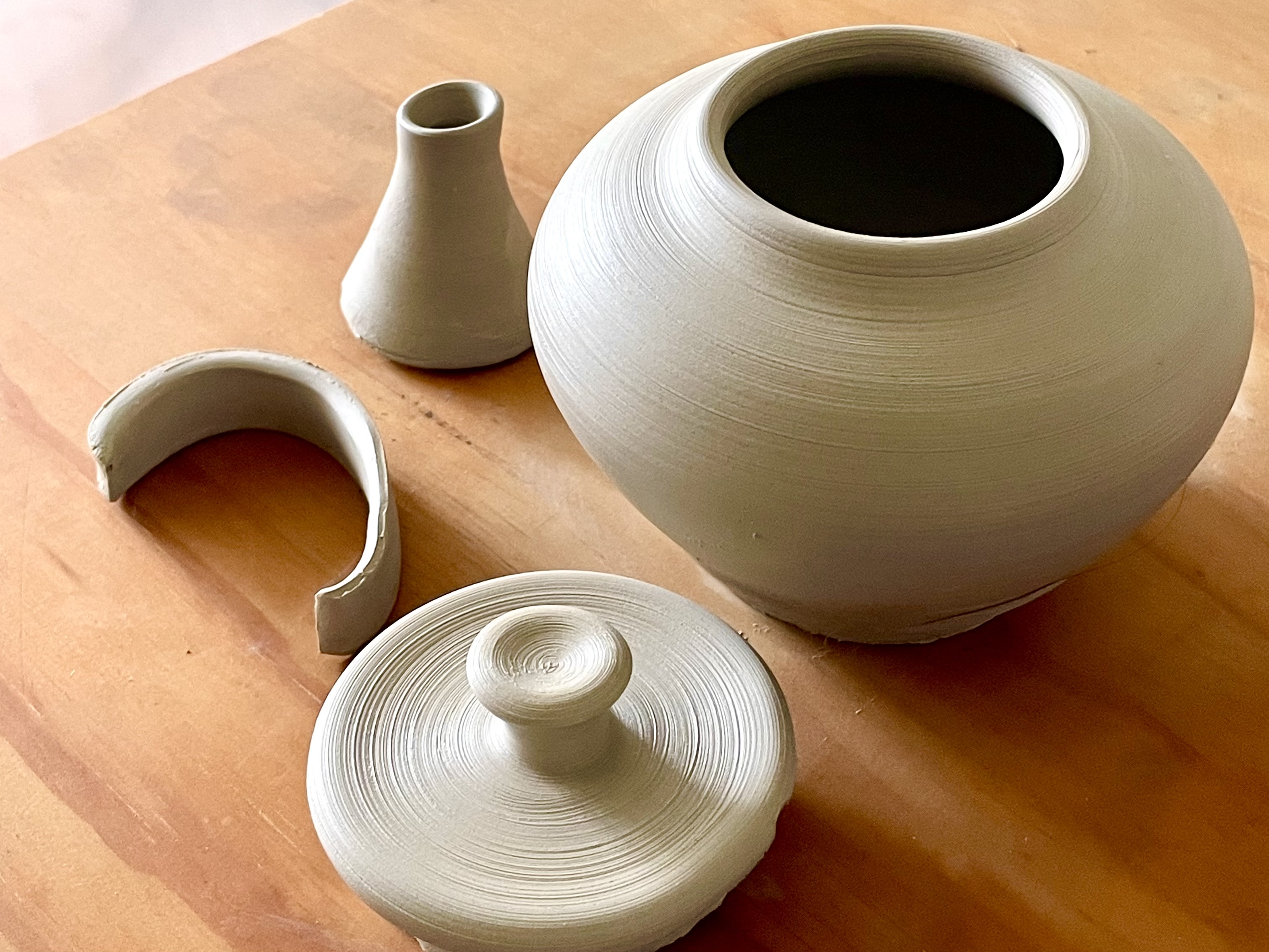 Make A Teapot! with Iza Lozano
